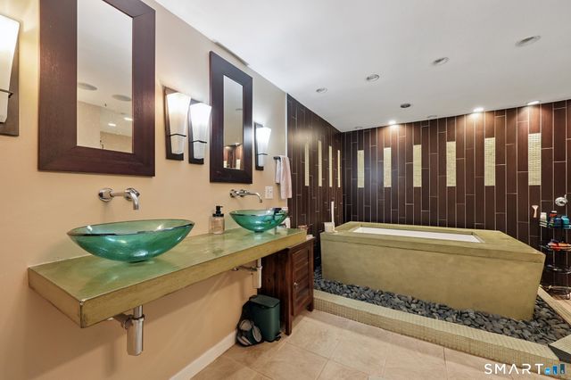 591 Orange Street 1, New Haven, CT 06511