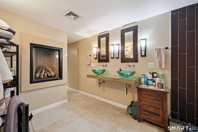 591 Orange Street 1, New Haven, CT 06511