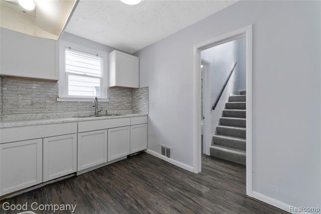 12030 Winthrop Street, Detroit, MI 48227