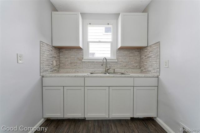 12030 Winthrop Street, Detroit, MI 48227