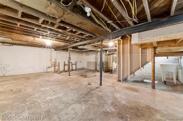 12030 Winthrop Street, Detroit, MI 48227