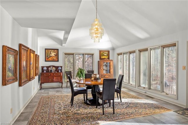 910 Idlewilde Heath Court, Winston-salem, NC 27106