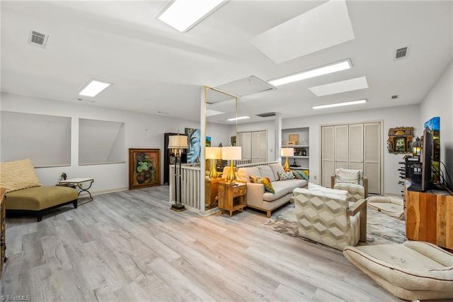 910 Idlewilde Heath Court, Winston-salem, NC 27106