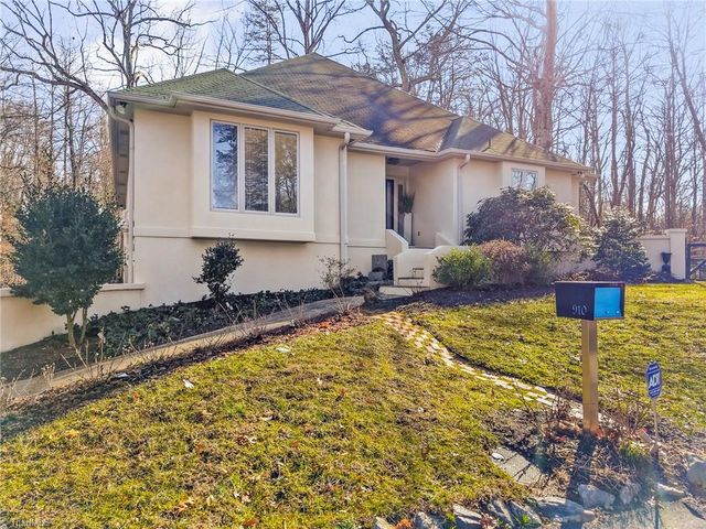 910 Idlewilde Heath Court, Winston-salem, NC 27106