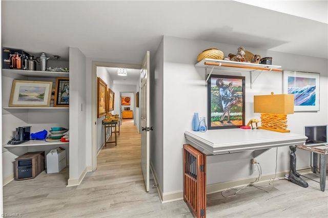 910 Idlewilde Heath Court, Winston-salem, NC 27106