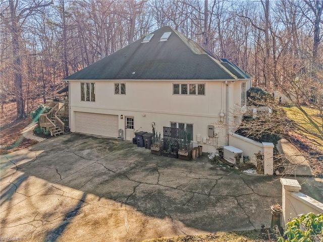 910 Idlewilde Heath Court, Winston-salem, NC 27106