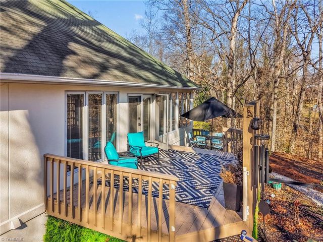 910 Idlewilde Heath Court, Winston-salem, NC 27106