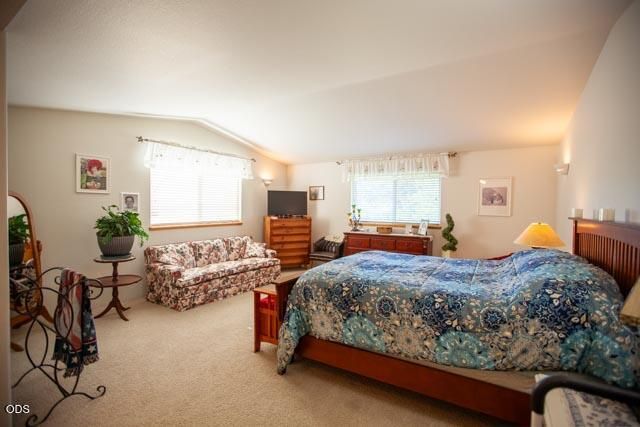 2990 S River Road, Grants Pass, OR 97527