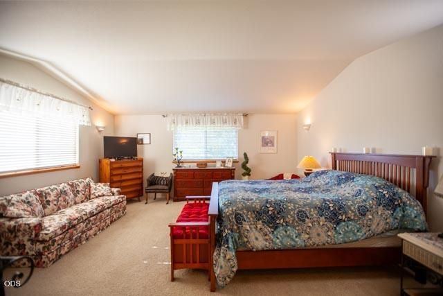 2990 S River Road, Grants Pass, OR 97527
