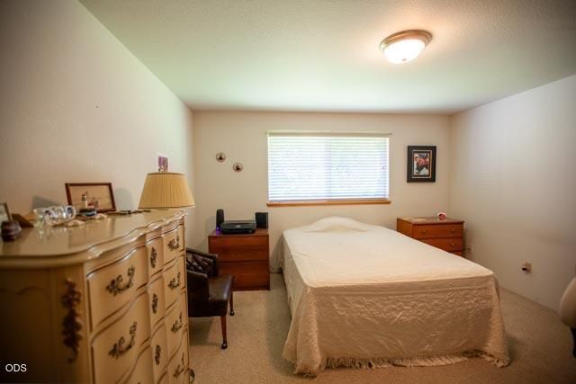 2990 S River Road, Grants Pass, OR 97527