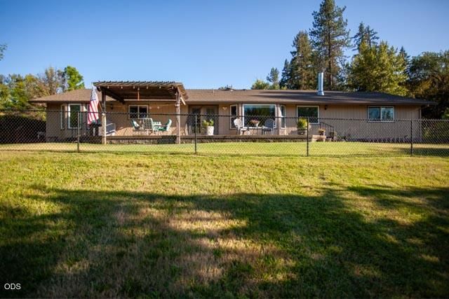 2990 S River Road, Grants Pass, OR 97527