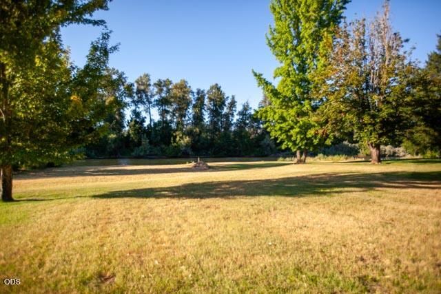 2990 S River Road, Grants Pass, OR 97527