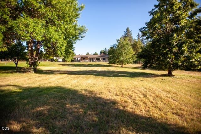 2990 S River Road, Grants Pass, OR 97527