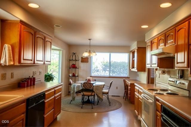 2990 S River Road, Grants Pass, OR 97527