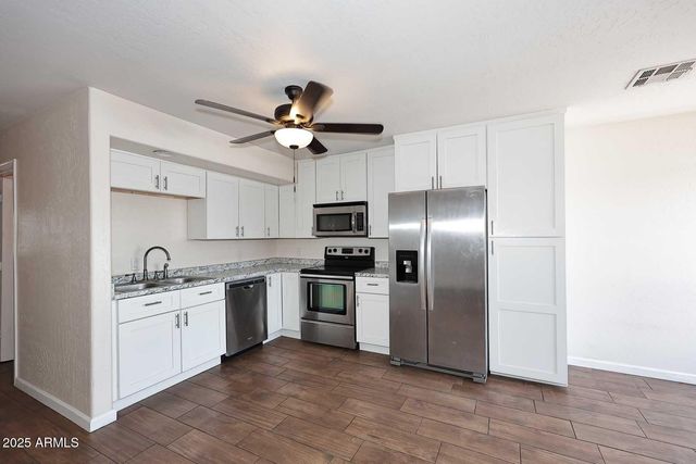 532 W 9th Street Apt 201, Mesa, AZ 85201