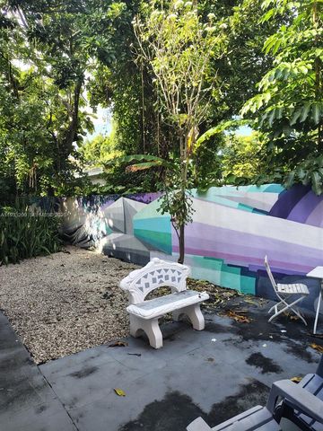 521 NE 62nd St 4, Miami, FL 33138