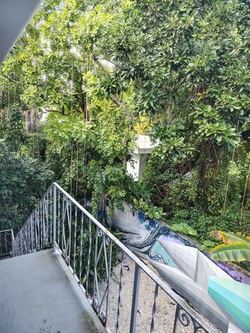 521 NE 62nd St 4, Miami, FL 33138