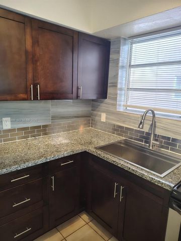 521 NE 62nd St 4, Miami, FL 33138