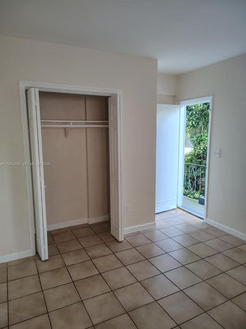 521 NE 62nd St 4, Miami, FL 33138