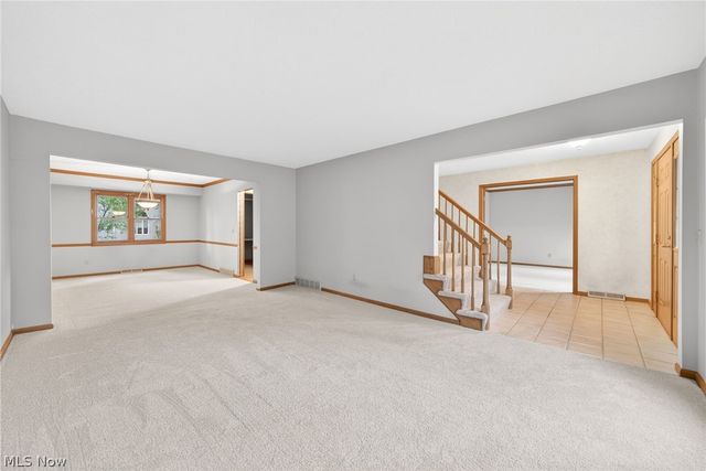 5532 Quail Run, North Olmsted, OH 44070