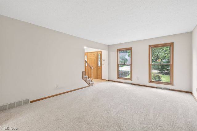5532 Quail Run, North Olmsted, OH 44070