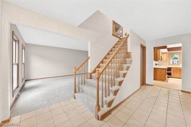 5532 Quail Run, North Olmsted, OH 44070