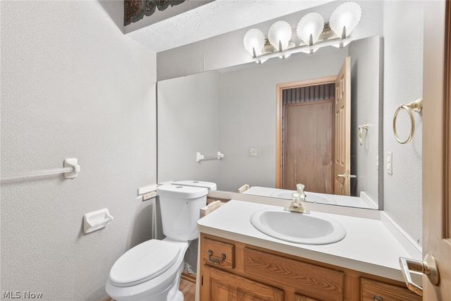 5532 Quail Run, North Olmsted, OH 44070