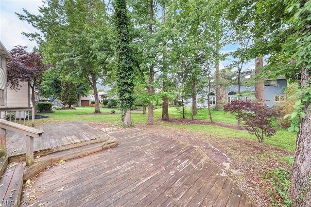 5532 Quail Run, North Olmsted, OH 44070