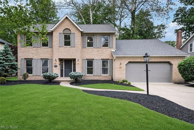 5532 Quail Run, North Olmsted, OH 44070