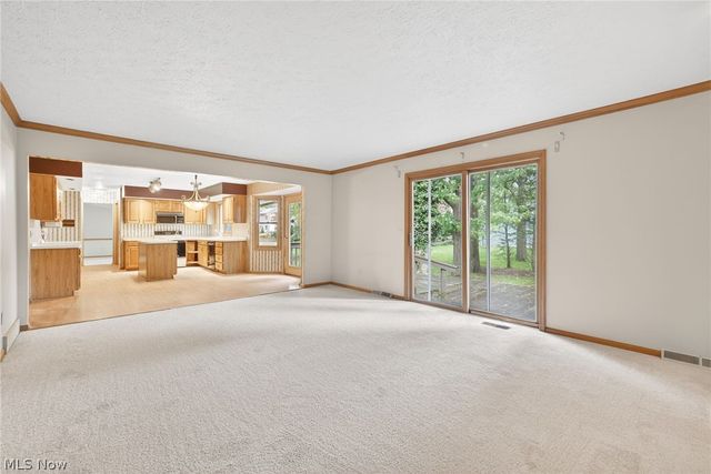 5532 Quail Run, North Olmsted, OH 44070