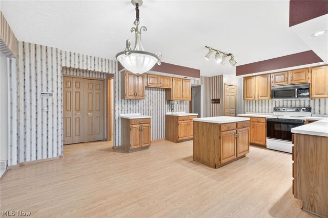 5532 Quail Run, North Olmsted, OH 44070