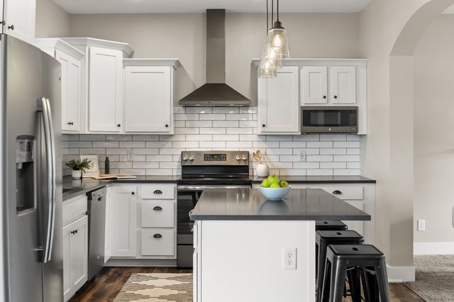 412 SE 15th Street, Grimes, IA 50111