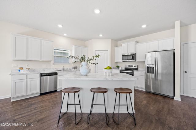 2555 OAK STREAM Drive, Green Cove Springs, FL 32043