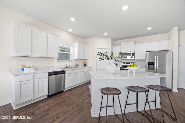 2555 OAK STREAM Drive, Green Cove Springs, FL 32043