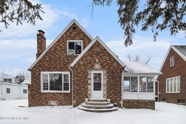 4705 W Bancroft Street, Toledo, OH 43615