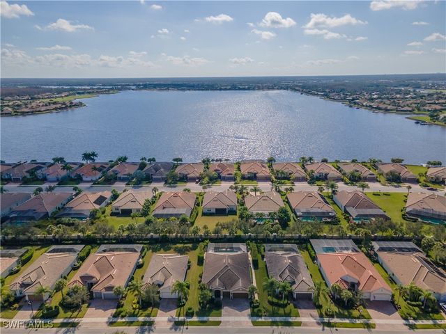 9332 Fieldstone LN, Naples, FL 34120