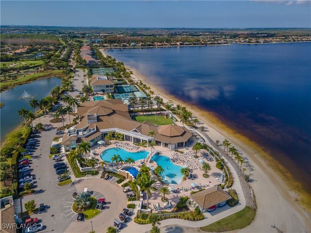 9332 Fieldstone LN, Naples, FL 34120