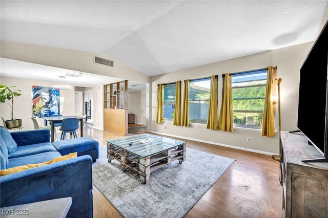 3970 Shadow Wood Avenue, Las Vegas, NV 89121