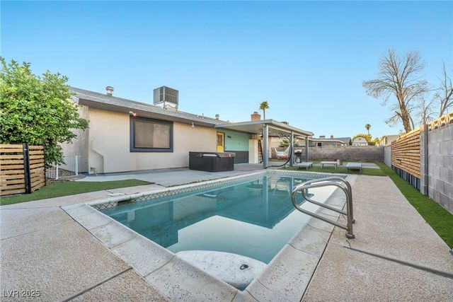 3970 Shadow Wood Avenue, Las Vegas, NV 89121