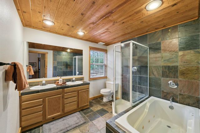 13074 Stockholm Way, Truckee, CA 96161