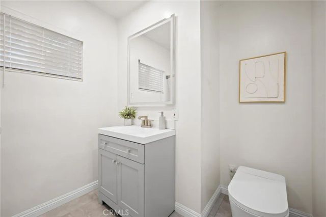 15445 Archwood Street, Van Nuys, CA 91406