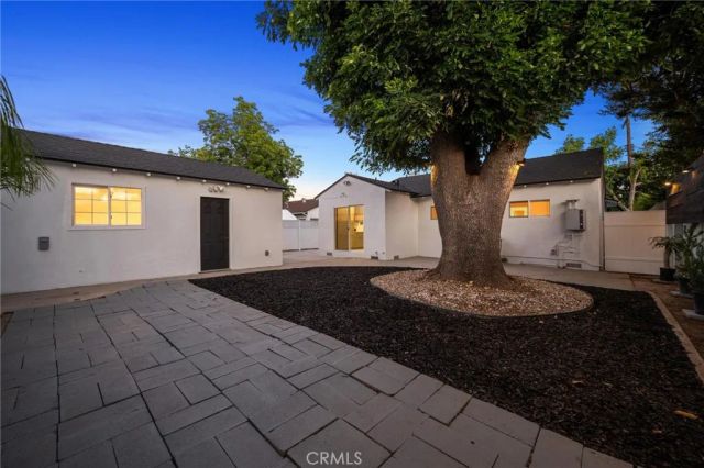 15445 Archwood Street, Van Nuys, CA 91406