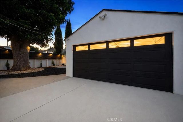 15445 Archwood Street, Van Nuys, CA 91406