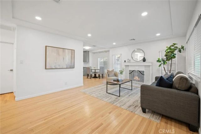 15445 Archwood Street, Van Nuys, CA 91406