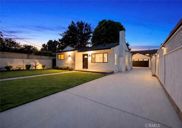 15445 Archwood Street, Van Nuys, CA 91406
