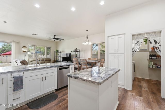 11203 W Cottonwood Lane, Avondale, AZ 85392