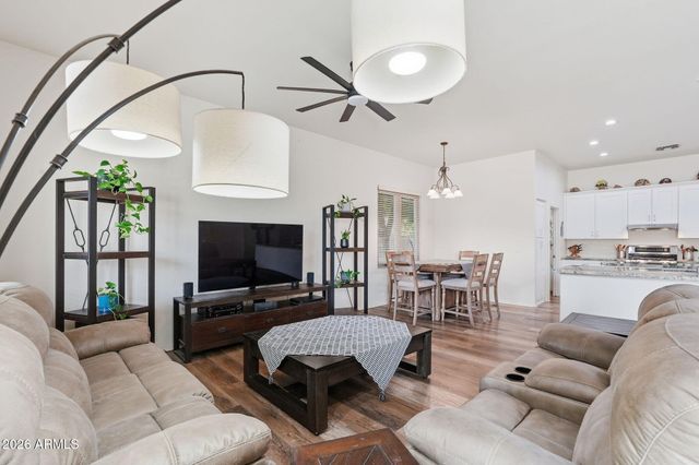 11203 W Cottonwood Lane, Avondale, AZ 85392