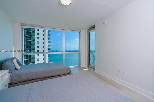 1750 N Bayshore Dr 2401, Miami, FL 33132