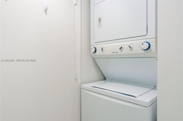 1750 N Bayshore Dr 2401, Miami, FL 33132