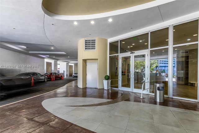 1750 N Bayshore Dr 2401, Miami, FL 33132